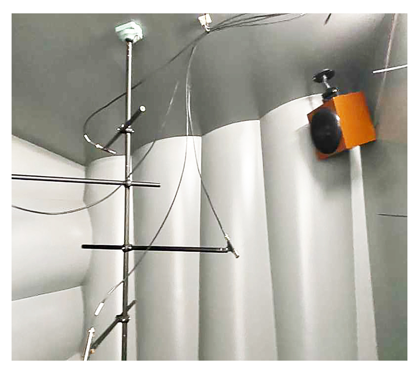 小混響艙(Alpha-cabin)