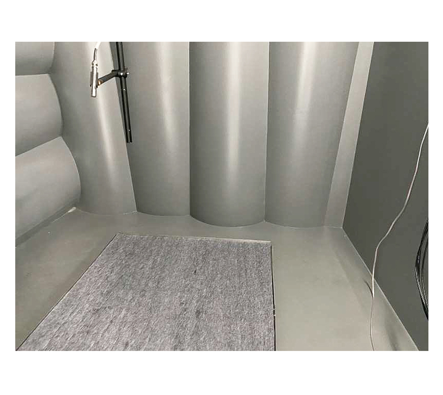 小混響艙(Alpha-cabin)